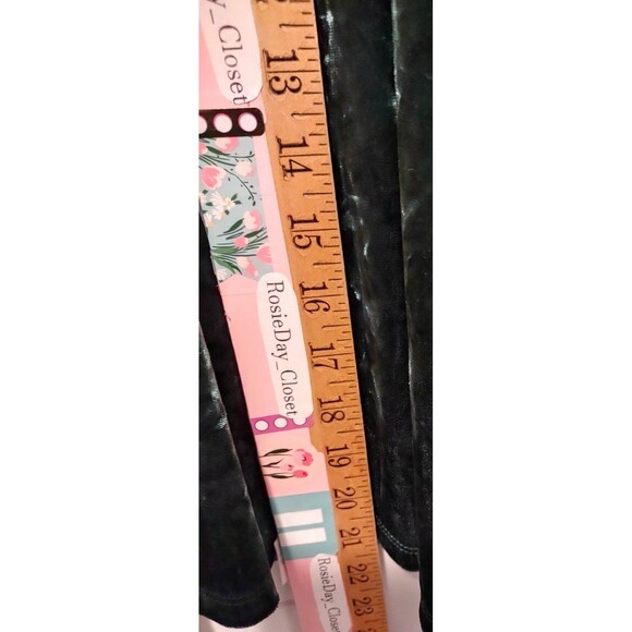 Torrid Size 1 (1X) Mini Skirt Velvet Fall Winter Christmas Green New Year's - Picture 5 of 9